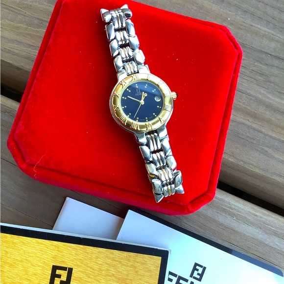 Ladies FENDI watch💥DRESSY💥 - Picture 12 of 13